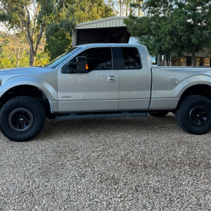 09-14 Ford F150 4" Bulge Off Road Fiberglass Fenders